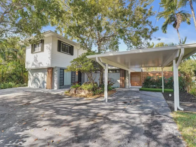 4-bedroom home for rent in Fort Lauderdale - 4417 SW 38th Terrace - MondialRealty
