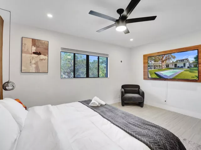 4-bedroom home for rent in Fort Lauderdale - 4417 SW 38th Terrace - MondialRealty