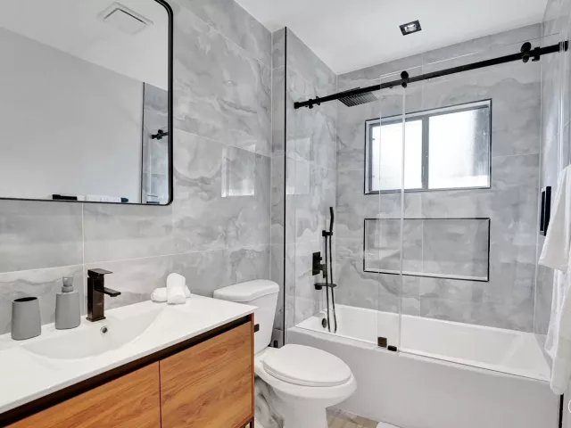 4-bedroom home for rent in Fort Lauderdale - 4417 SW 38th Terrace - MondialRealty