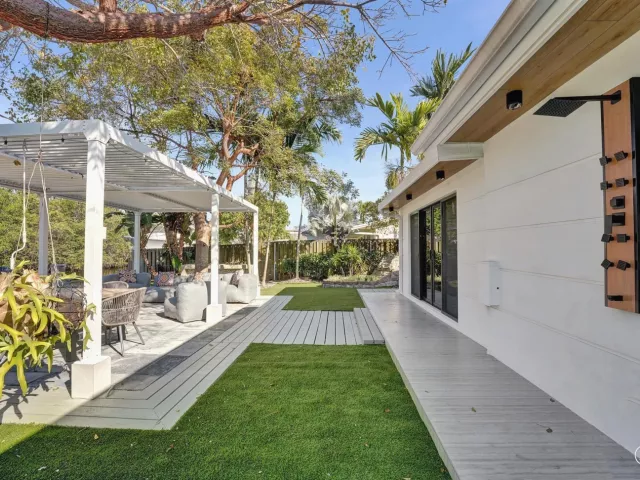 4-bedroom home for rent in Fort Lauderdale - 4417 SW 38th Terrace - MondialRealty