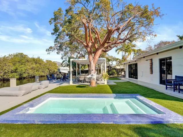 4-bedroom home for rent in Fort Lauderdale - 4417 SW 38th Terrace - MondialRealty