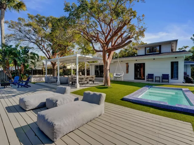 4-bedroom home for rent in Fort Lauderdale - 4417 SW 38th Terrace - MondialRealty