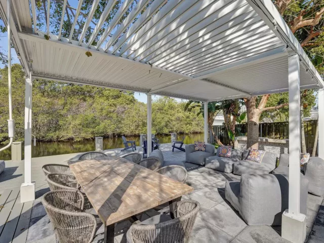 4-bedroom home for rent in Fort Lauderdale - 4417 SW 38th Terrace - MondialRealty