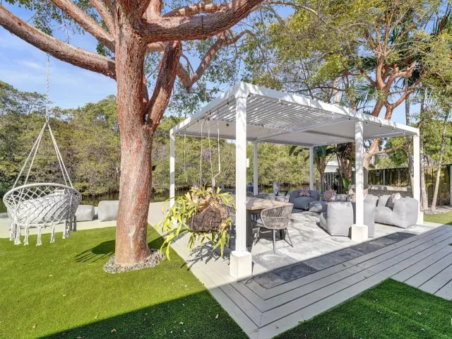 4-bedroom home for rent in Fort Lauderdale - 4417 SW 38th Terrace - MondialRealty