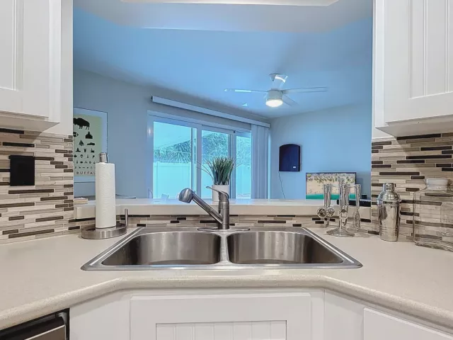 3-bedroom home for rent in Fort Lauderdale - 4516 NE 21st Lane - MondialRealty