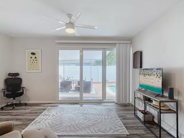 3-bedroom home for rent in Fort Lauderdale - 4516 NE 21st Lane - MondialRealty