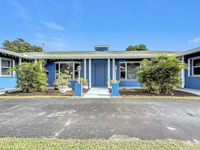 3-bedroom home for rent in Fort Lauderdale - 4516 NE 21st Lane - MondialRealty