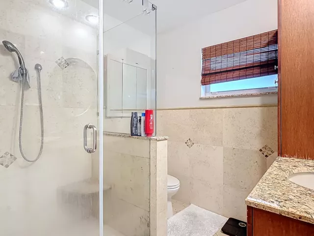 3-bedroom home for rent in Fort Lauderdale - 4516 NE 21st Lane - MondialRealty