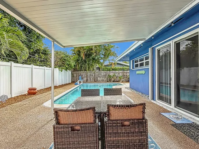 3-bedroom home for rent in Fort Lauderdale - 4516 NE 21st Lane - MondialRealty