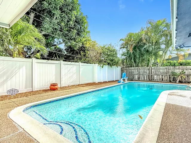 3-bedroom home for rent in Fort Lauderdale - 4516 NE 21st Lane - MondialRealty