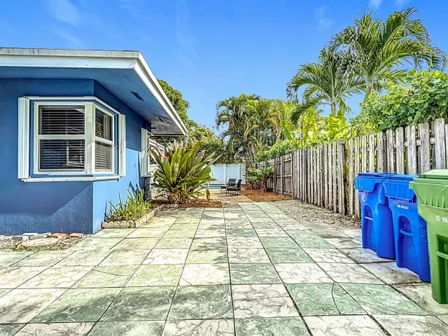 3-bedroom home for rent in Fort Lauderdale - 4516 NE 21st Lane - MondialRealty