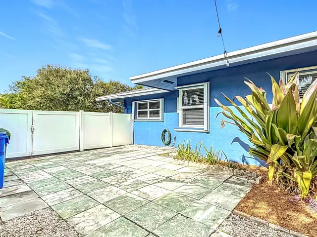 3-bedroom home for rent in Fort Lauderdale - 4516 NE 21st Lane - MondialRealty