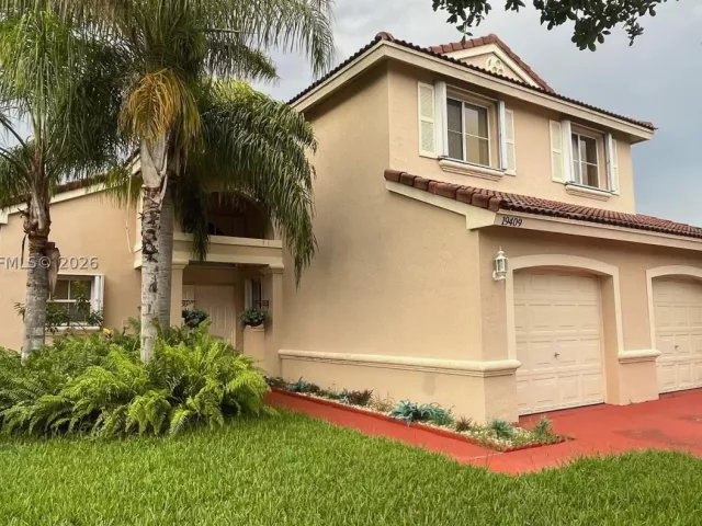 4-bedroom home for sale in Pembroke Pines - 19409 NW 24th Pl - MondialRealty
