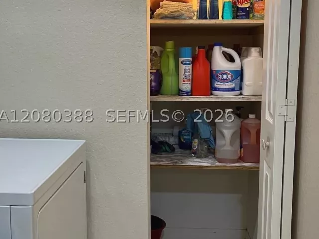 4-bedroom home for sale in Pembroke Pines - 19409 NW 24th Pl - MondialRealty