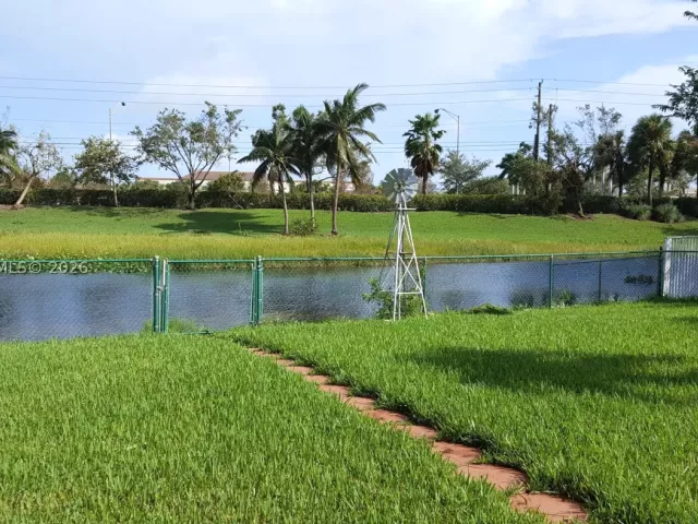 4-bedroom home for sale in Pembroke Pines - 19409 NW 24th Pl - MondialRealty