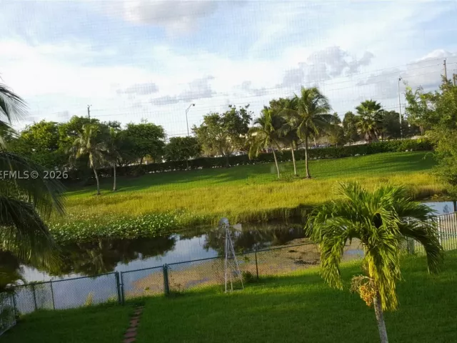 4-bedroom home for sale in Pembroke Pines - 19409 NW 24th Pl - MondialRealty