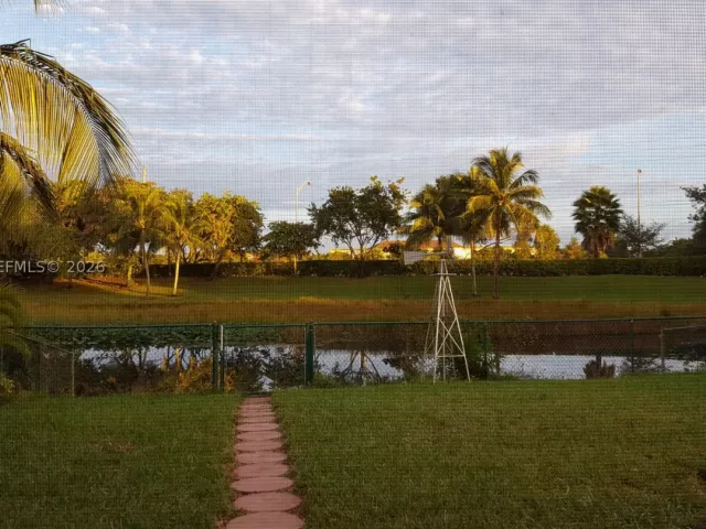 4-bedroom home for sale in Pembroke Pines - 19409 NW 24th Pl - MondialRealty