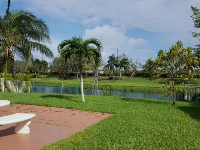 4-bedroom home for sale in Pembroke Pines - 19409 NW 24th Pl - MondialRealty