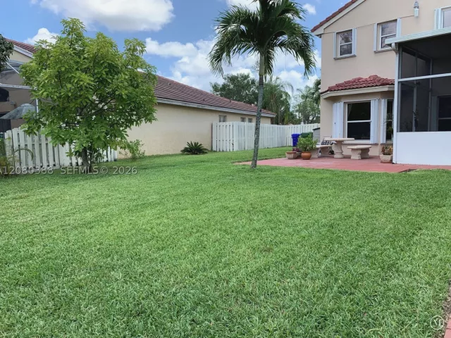 4-bedroom home for sale in Pembroke Pines - 19409 NW 24th Pl - MondialRealty