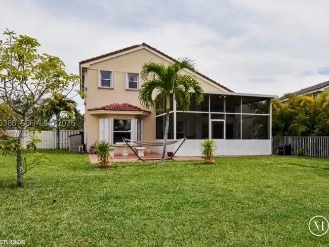 4-bedroom home for sale in Pembroke Pines - 19409 NW 24th Pl - MondialRealty