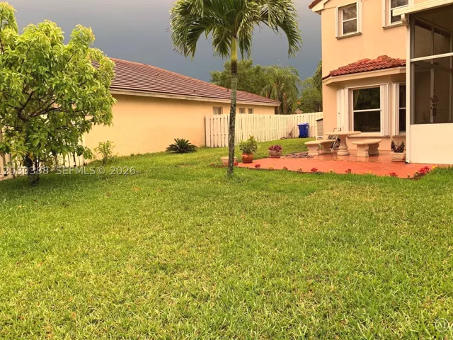 4-bedroom home for sale in Pembroke Pines - 19409 NW 24th Pl - MondialRealty