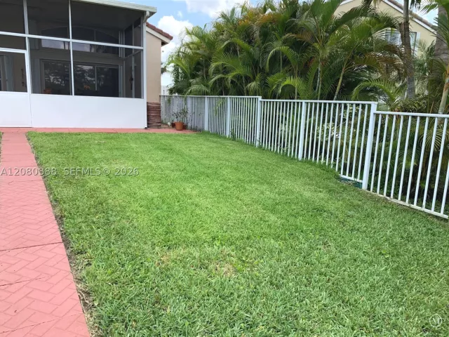 4-bedroom home for sale in Pembroke Pines - 19409 NW 24th Pl - MondialRealty