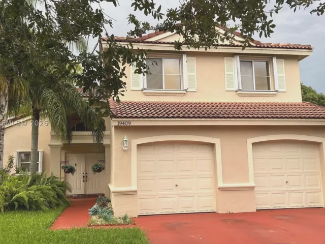 4-bedroom home for sale in Pembroke Pines - 19409 NW 24th Pl - MondialRealty