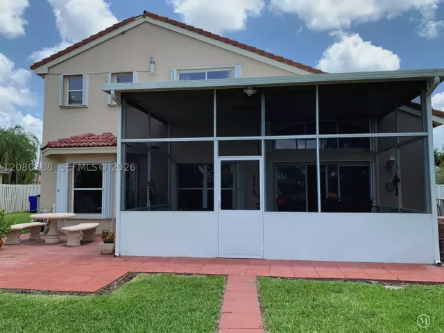 4-bedroom home for sale in Pembroke Pines - 19409 NW 24th Pl - MondialRealty