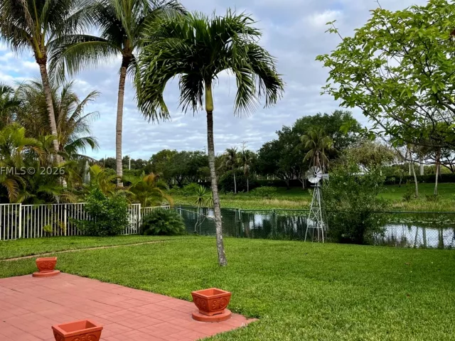 4-bedroom home for sale in Pembroke Pines - 19409 NW 24th Pl - MondialRealty