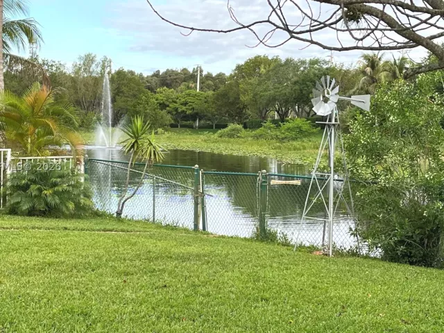 4-bedroom home for sale in Pembroke Pines - 19409 NW 24th Pl - MondialRealty