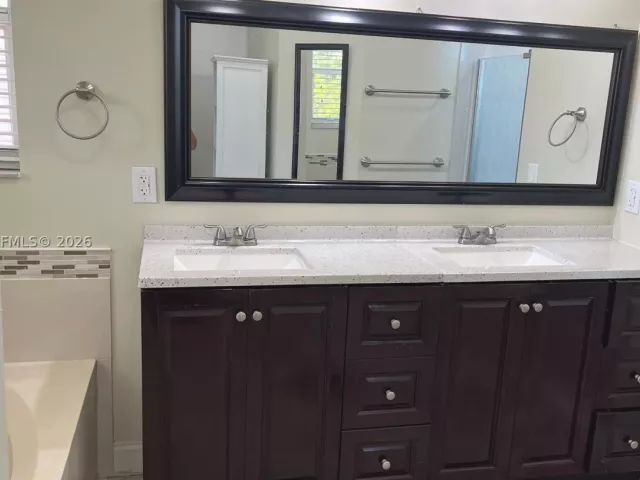 4-bedroom home for sale in Pembroke Pines - 19409 NW 24th Pl - MondialRealty