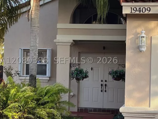 4-bedroom home for sale in Pembroke Pines - 19409 NW 24th Pl - MondialRealty