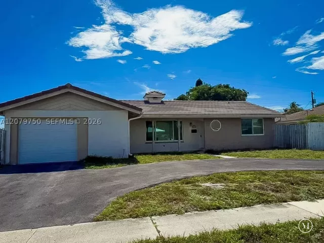 3-bedroom home for rent in Boca Raton - 2298 NE 2nd Ave n/a - MondialRealty