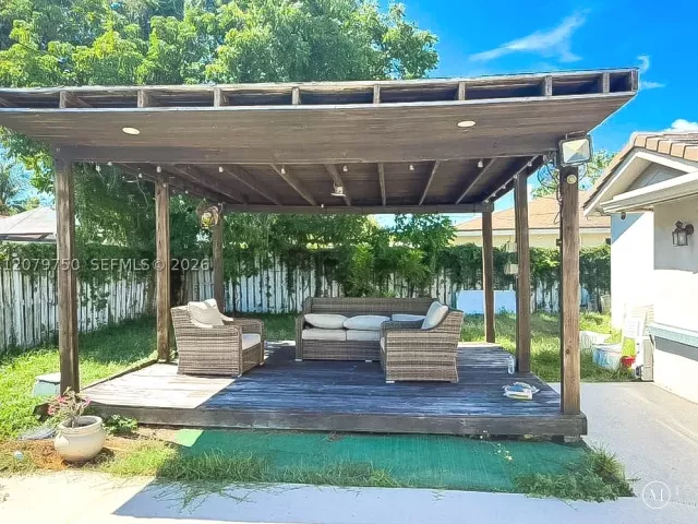 3-bedroom home for rent in Boca Raton - 2298 NE 2nd Ave n/a - MondialRealty