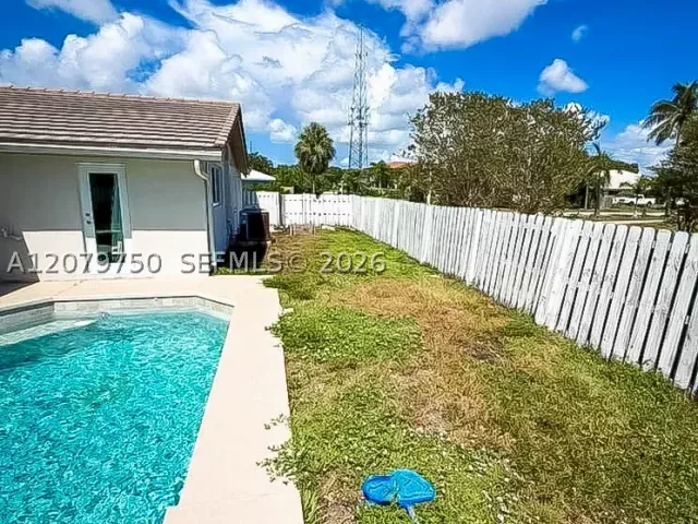 3-bedroom home for rent in Boca Raton - 2298 NE 2nd Ave n/a - MondialRealty