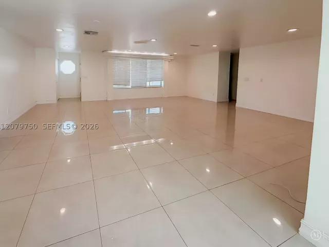 3-bedroom home for rent in Boca Raton - 2298 NE 2nd Ave n/a - MondialRealty