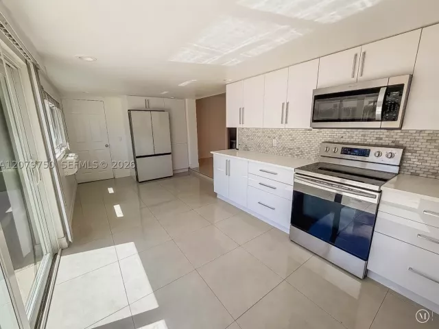 3-bedroom home for rent in Boca Raton - 2298 NE 2nd Ave n/a - MondialRealty