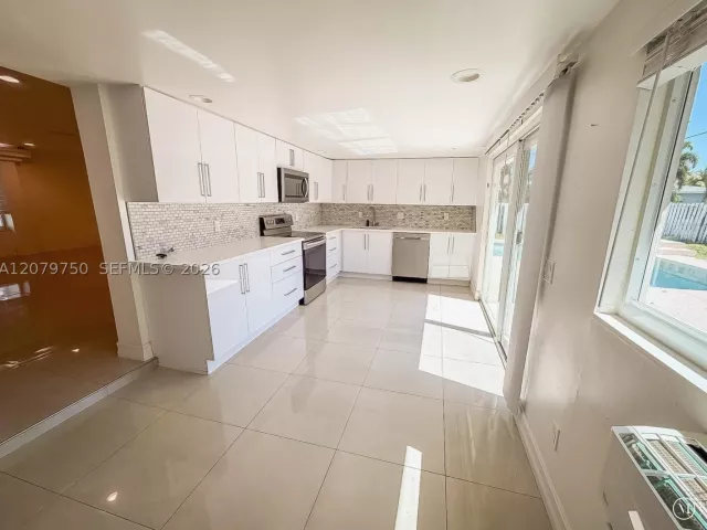 3-bedroom home for rent in Boca Raton - 2298 NE 2nd Ave n/a - MondialRealty