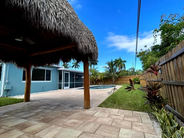 2-bedroom home for sale in Boca Raton - 455 NE 29TH Street - MondialRealty