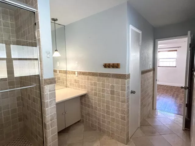 2-bedroom home for sale in Boca Raton - 455 NE 29TH Street - MondialRealty