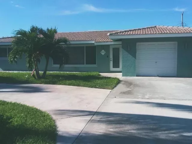 2-bedroom home for sale in Boca Raton - 455 NE 29TH Street - MondialRealty