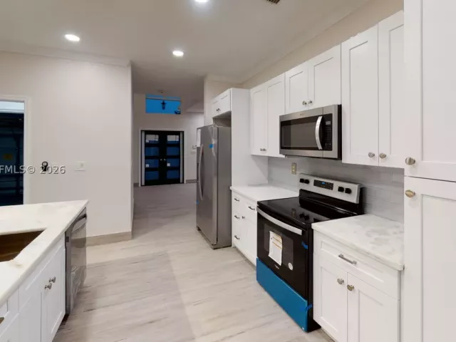 5-bedroom home for rent in Pembroke Pines - 16785 NW 12th Ct 16785 - MondialRealty