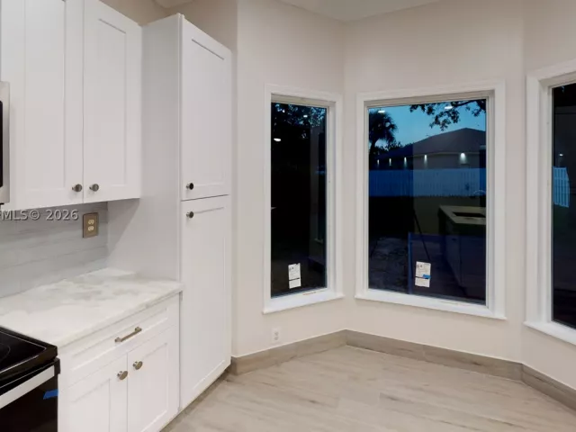 5-bedroom home for rent in Pembroke Pines - 16785 NW 12th Ct 16785 - MondialRealty