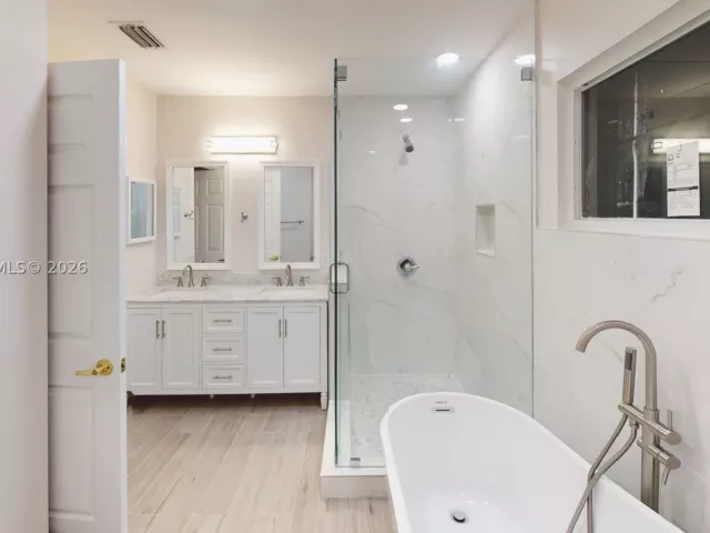 5-bedroom home for rent in Pembroke Pines - 16785 NW 12th Ct 16785 - MondialRealty