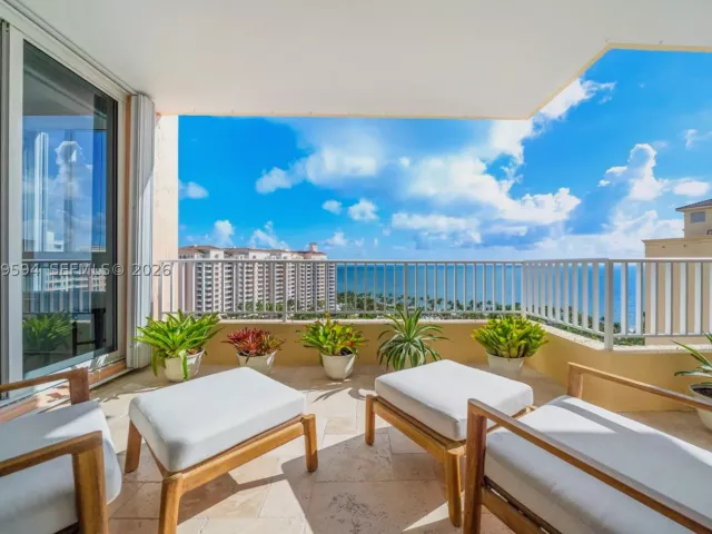 3-bedroom condo for rent in Key Biscayne - 789 Crandon Blvd 1603 - MondialRealty