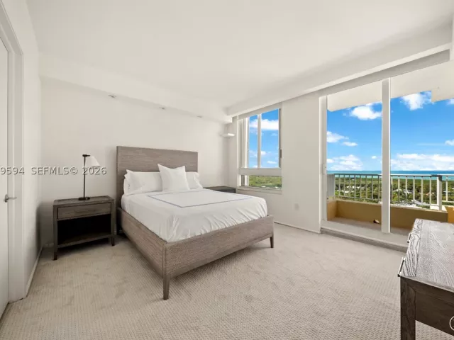 3-bedroom condo for rent in Key Biscayne - 789 Crandon Blvd 1603 - MondialRealty