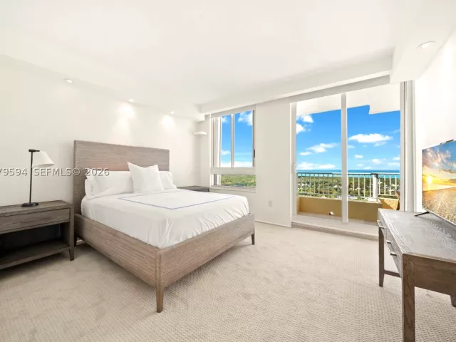 3-bedroom condo for rent in Key Biscayne - 789 Crandon Blvd 1603 - MondialRealty