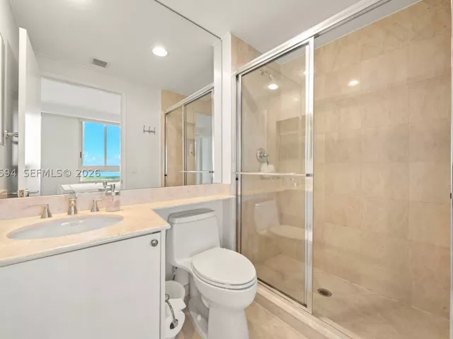 3-bedroom condo for rent in Key Biscayne - 789 Crandon Blvd 1603 - MondialRealty