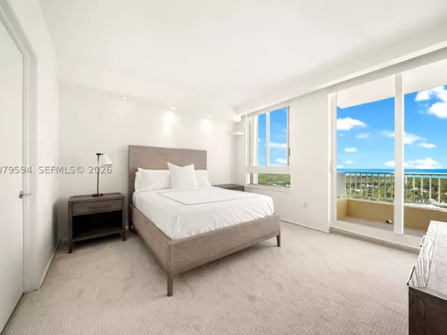 3-bedroom condo for rent in Key Biscayne - 789 Crandon Blvd 1603 - MondialRealty