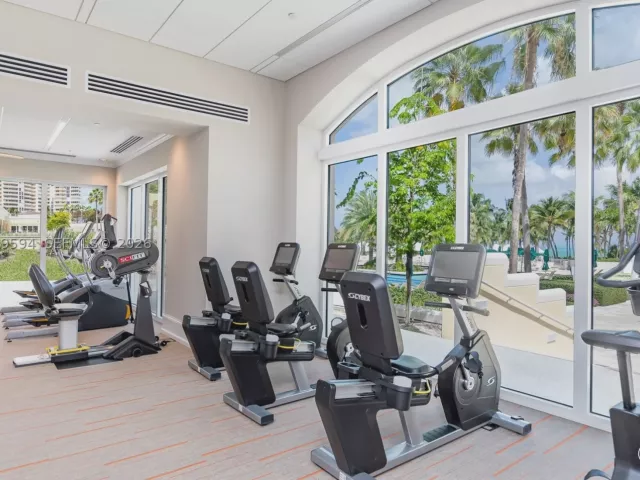 3-bedroom condo for rent in Key Biscayne - 789 Crandon Blvd 1603 - MondialRealty